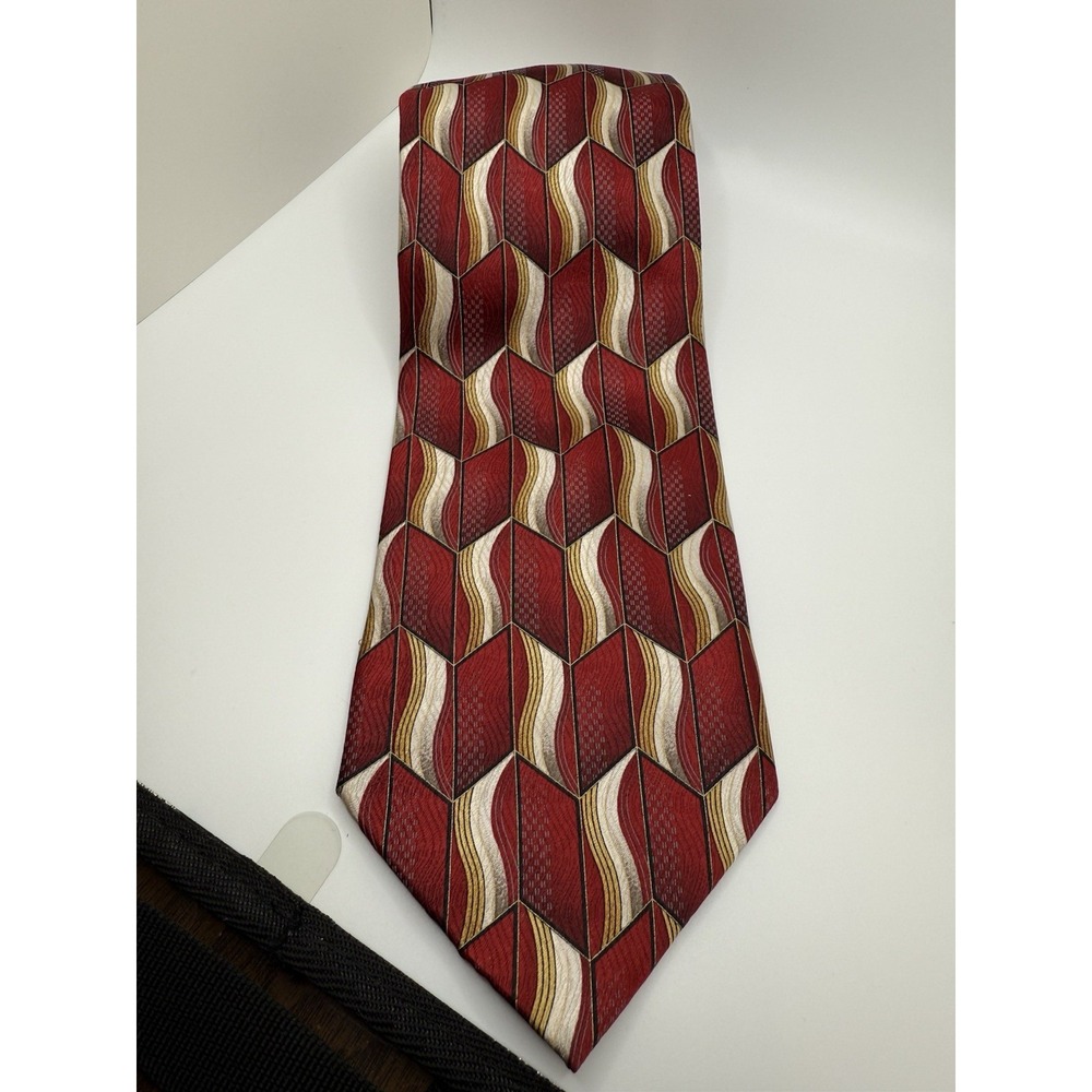 Giorgio Bissoni Silk Tie‎ Red Geometric Cube Chevron Pattern 4" x 59" Mens
